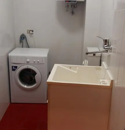 Lilly House Курмайор