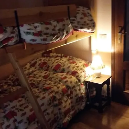 Lilly House Курмайор